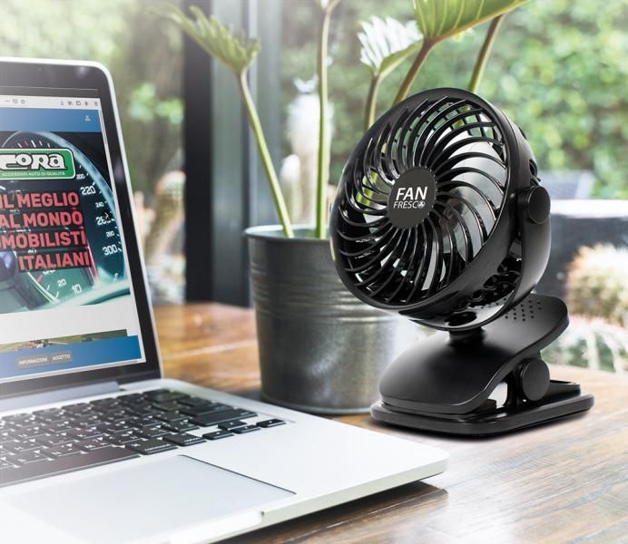 Wiederaufladbarer Cora-Ventilator mit Ständer und Clip