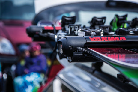 Portasci per Barre da Tetto Yakima FatCat 6 Evo Black